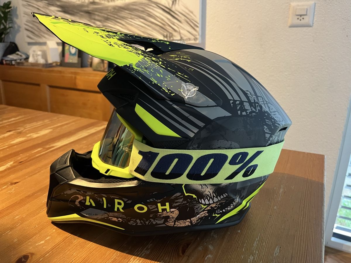 Airoh Caschi & visiere: Motocross Helm Motorradhelm – Usato da Rickenbach LU venduto da Haefliger03 1
