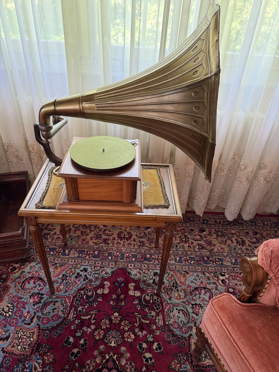 Giradischi: Gramophone à pavillon sur meuble – Usato da Clarens venduto da Gabi0062 3
