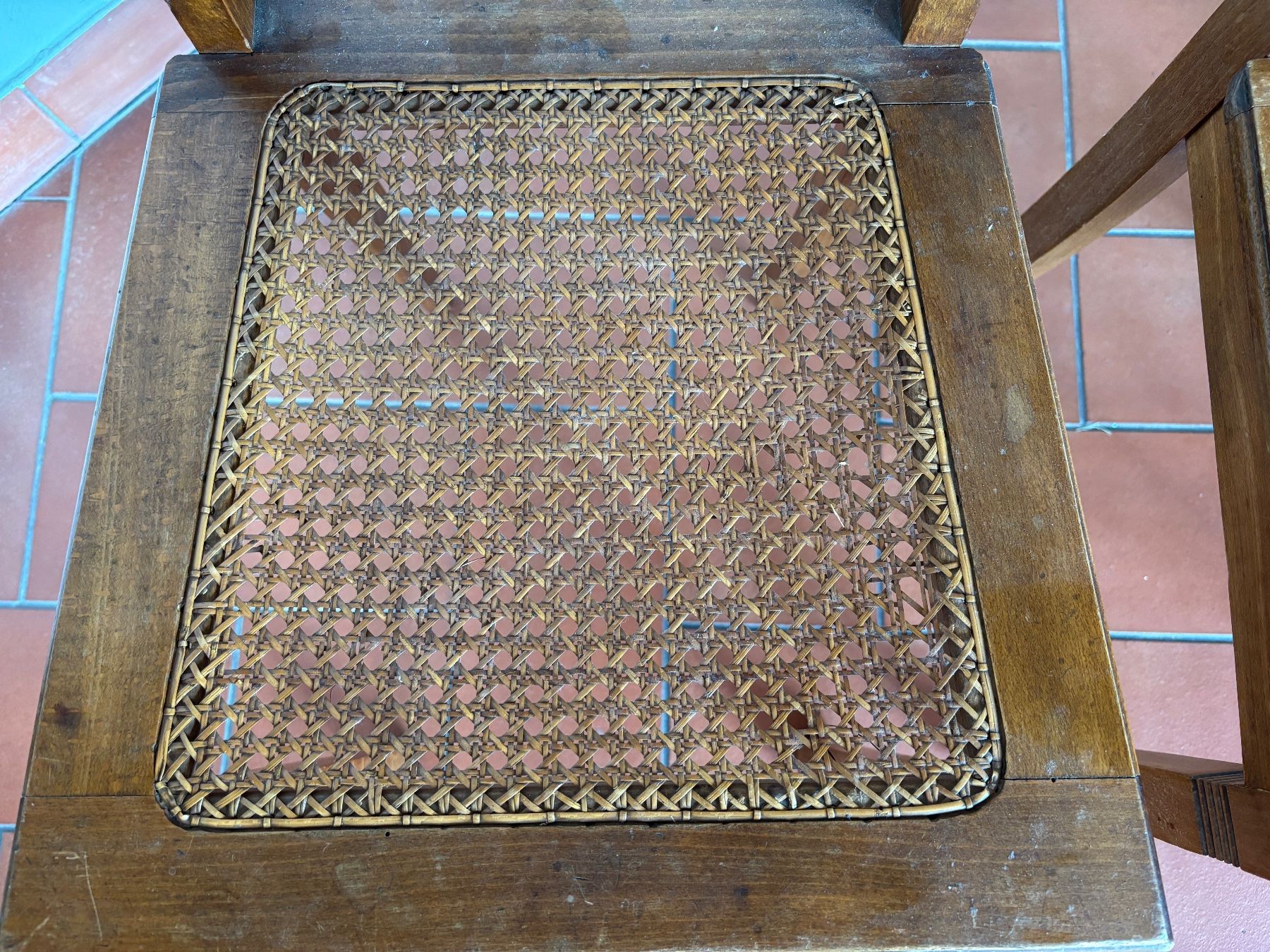Chaises: Zwei Holzstühle mit geflochtener Sitzfläche – D'occasion à Beromünster par Uelibard 2