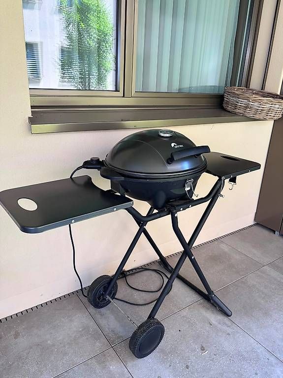 Griglie: Ohmex Barbecue Grill mit Trolley GRIL-3660 – Usato da Muri AG venduto da lindda