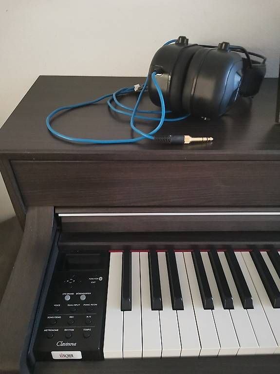 Strumenti musicali: YAMAHA Digitalpiano Clavinova – Usato da Beckenried venduto da 55w61b84 1