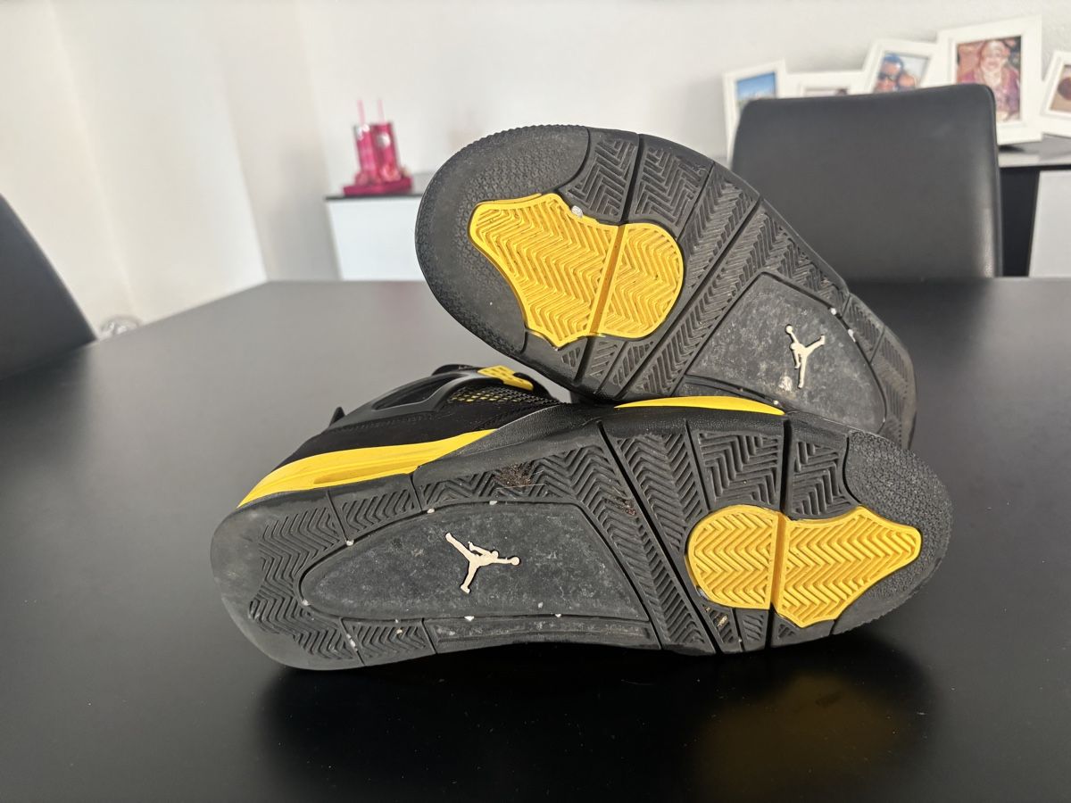 Jordan Scarpe da uomo: Nike Air Jordan 4  – Usato da Niederuzwil venduto da Amicio 3