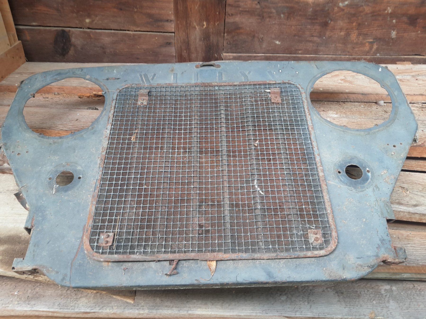 Jeep Tutti pezzi di ricambio auto: Willys Jeep Kühlergrill – Usato da Bärau venduto da emmental10