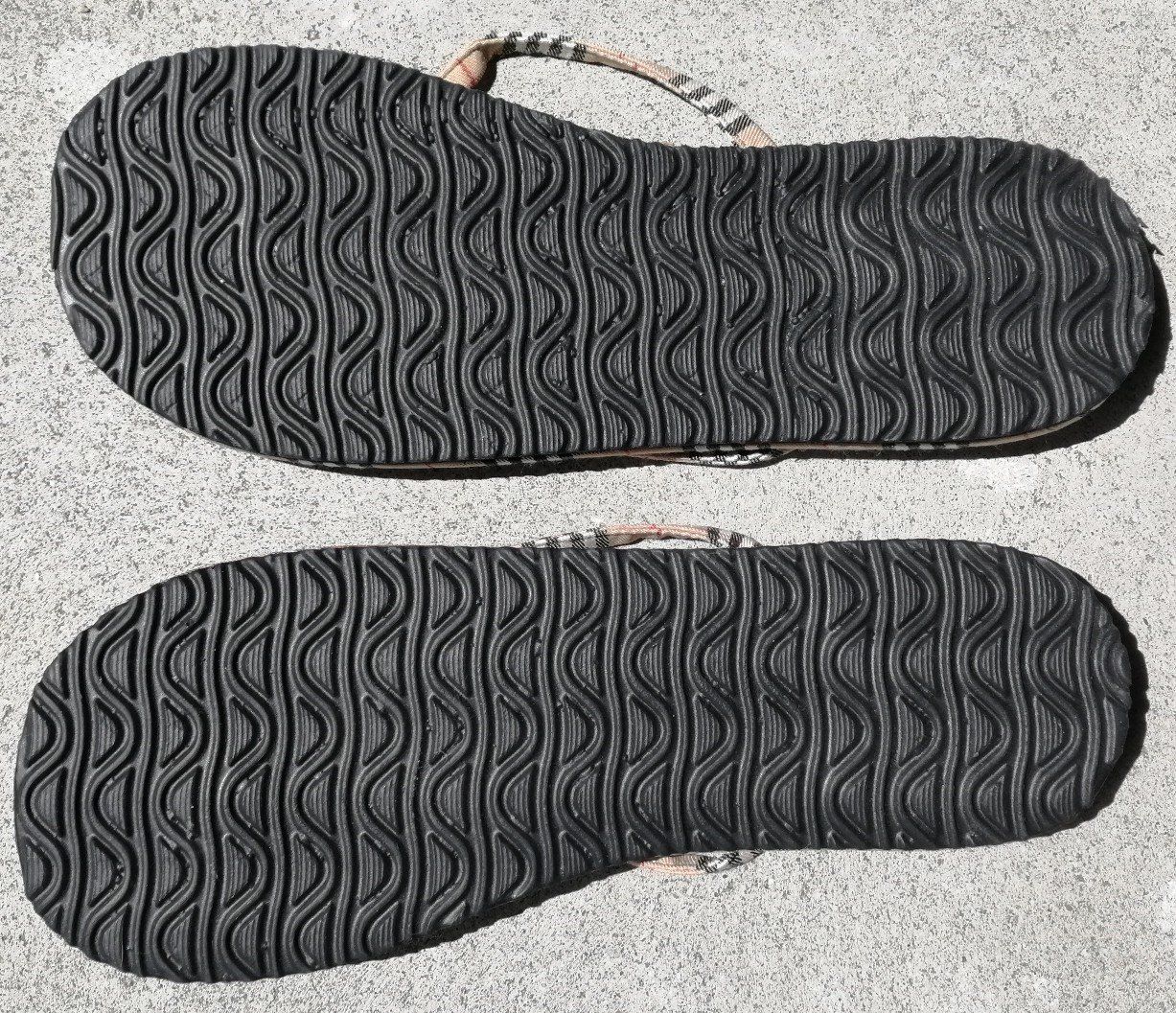 Scarpe da donna: Miami Beach Flip-Flops kariert – Usato da Schaffhausen venduto da Domifran 1