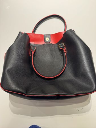 Damenhandtasche in schwarz und rot