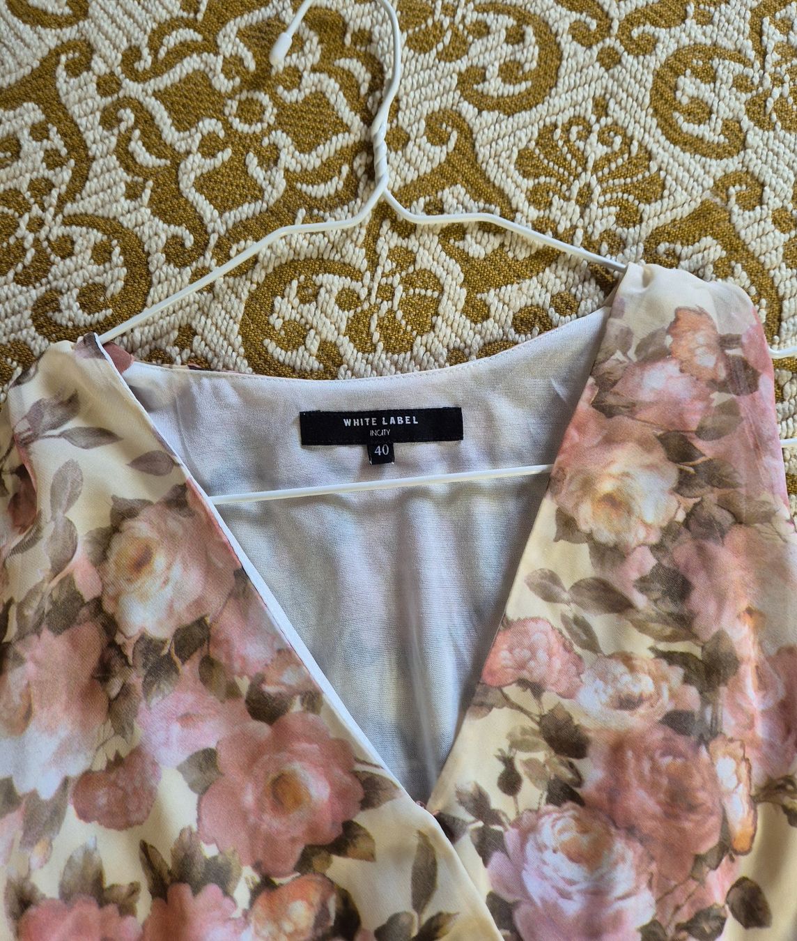 Robes: ein geblümtes Kleid – D'occasion à Leissigen par ali_k9v8 1