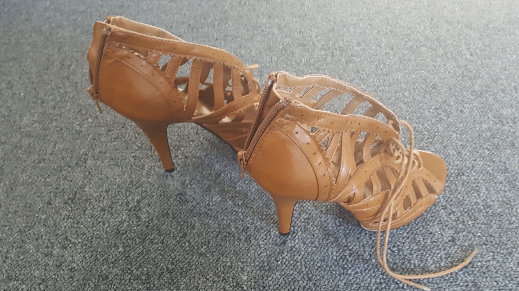 Damenschuhe: Völlig neue Pumps / Schuhe – Neu (gemäss Beschreibung) aus Schöfflisdorf von CrRG21 1