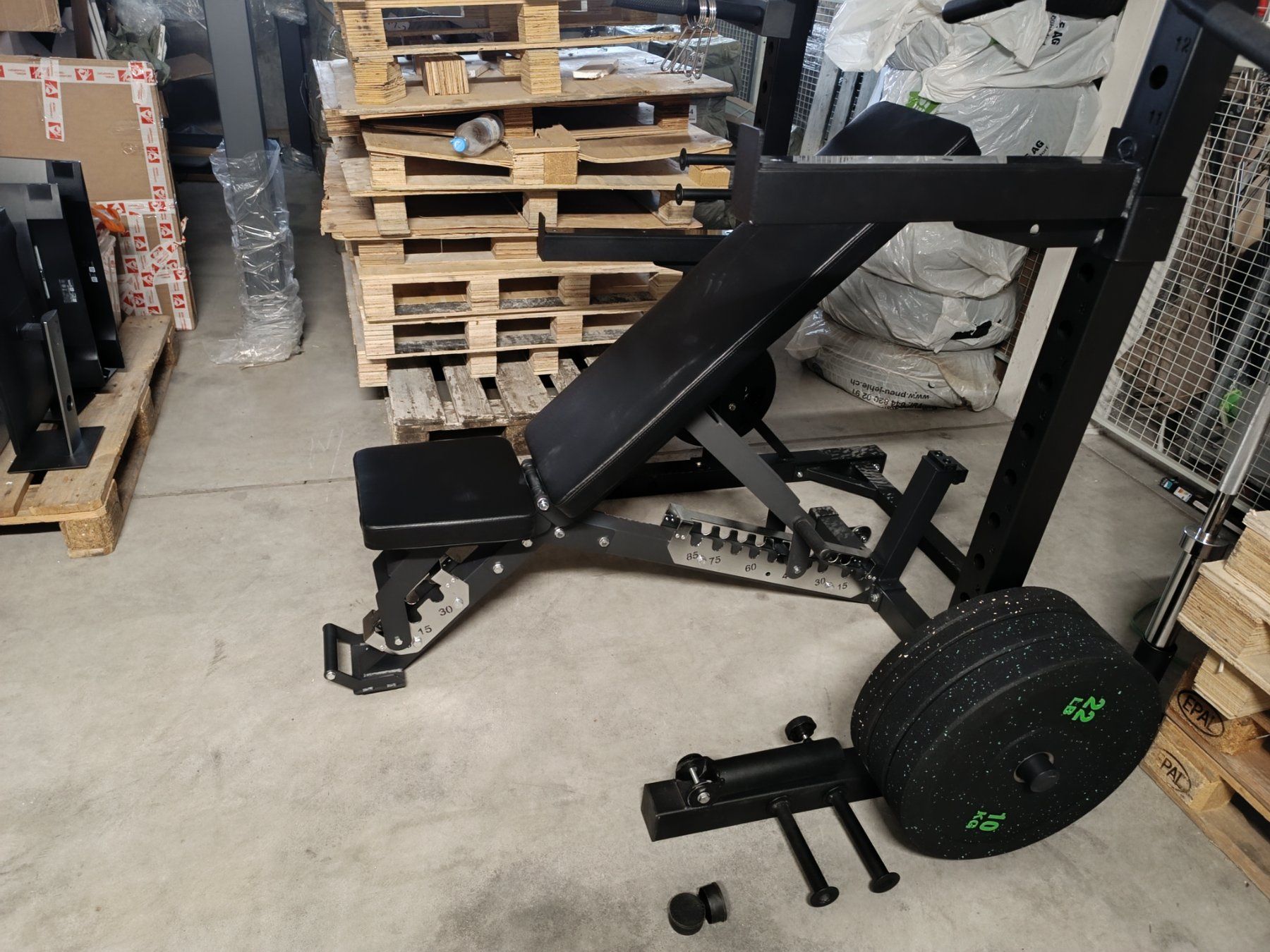 Hometrainer: Half open Rack, Langhantel, 100kg Plates, Verstellbar Bench – Neu und originalverpackt aus Volketswil von Fsladek 2