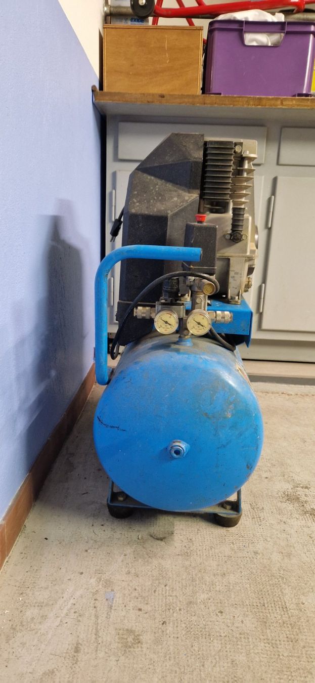 Compresseurs: Compresseur pour air comprimé – D'occasion à Bernex par jpa_w7qx 2