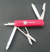 Ein Victorinox Taschenmesser mit Logo