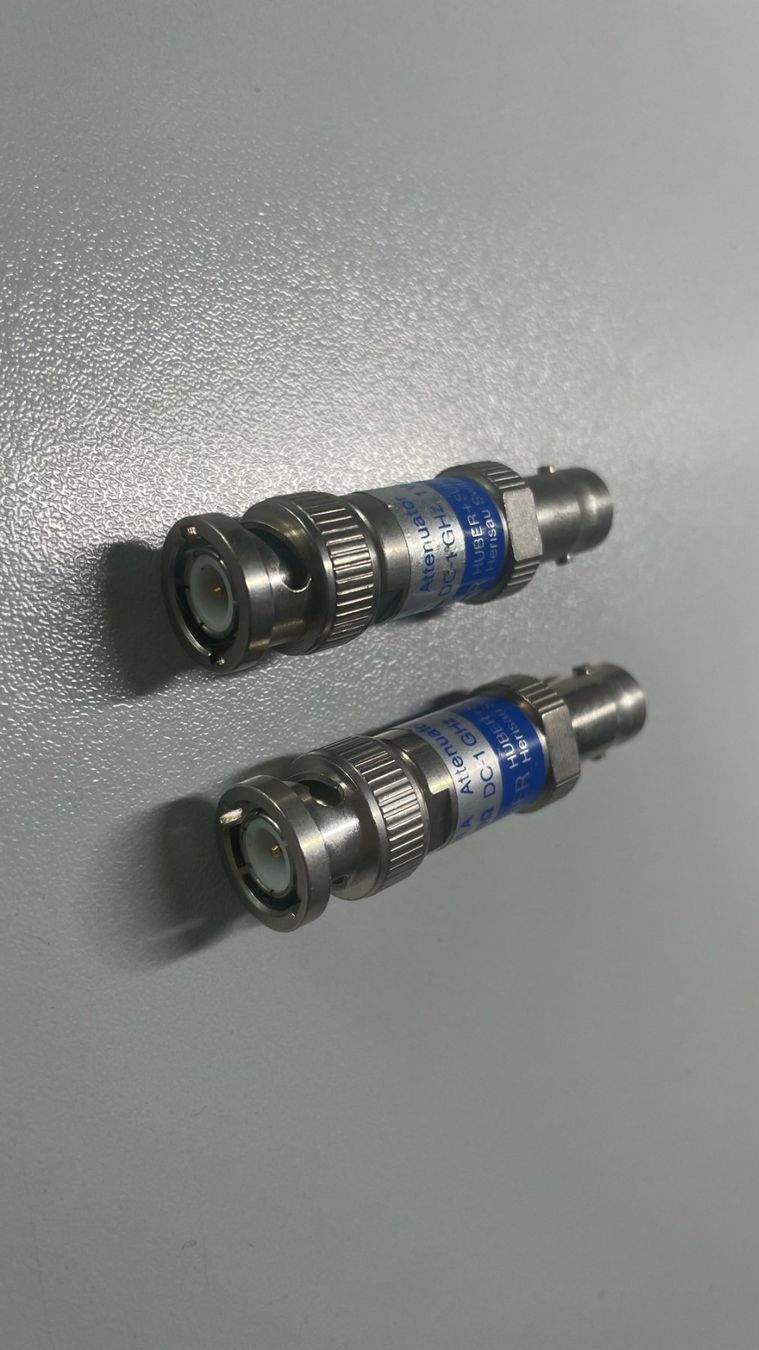 Radiocomunicazione: 3 dB Abschwächer Huber+Suhner 2 Stk – Nuovo (secondo la descrizione) da Steinhausen venduto da Romust 1