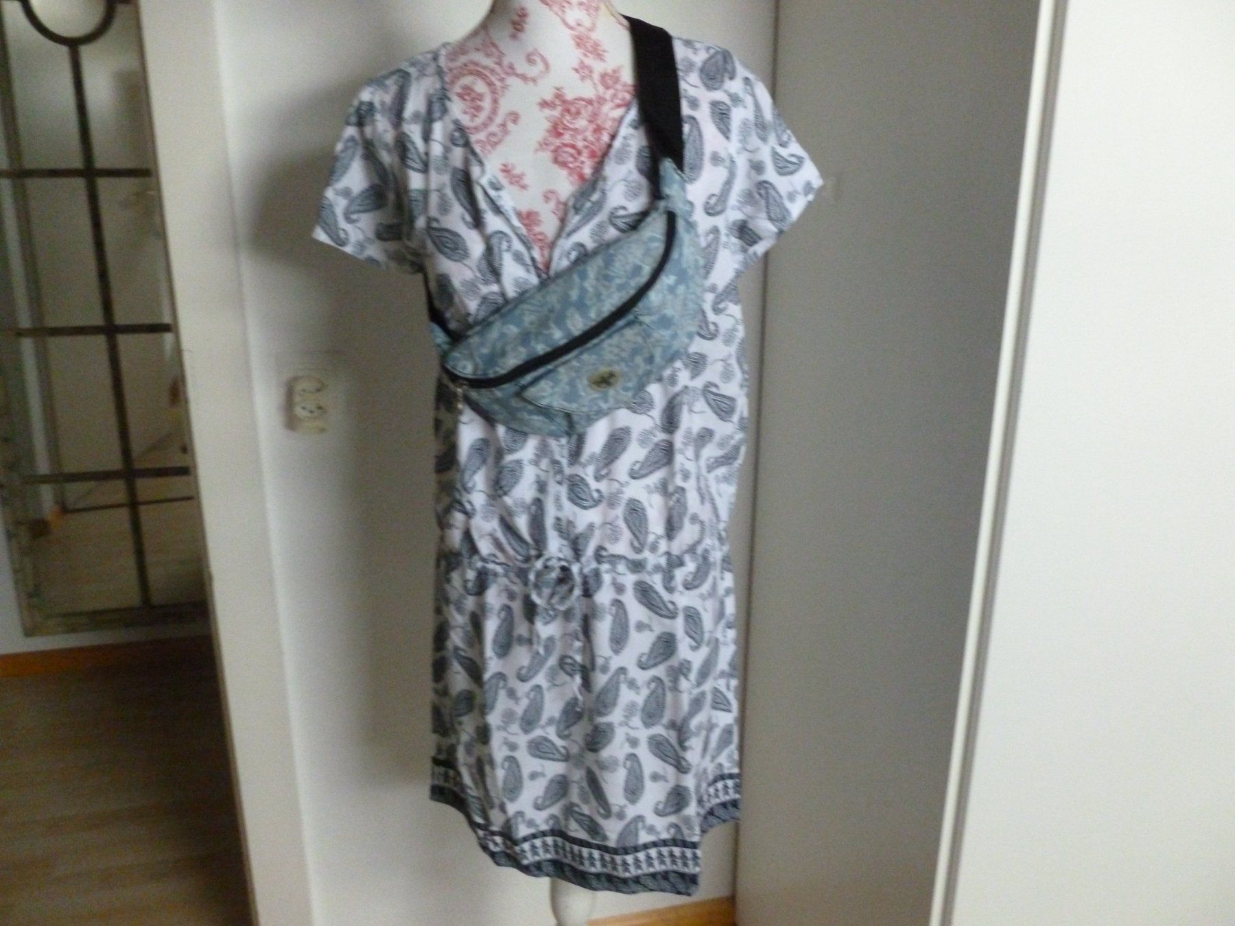 Robes: Kleid – D'occasion à Arlesheim par Jadur