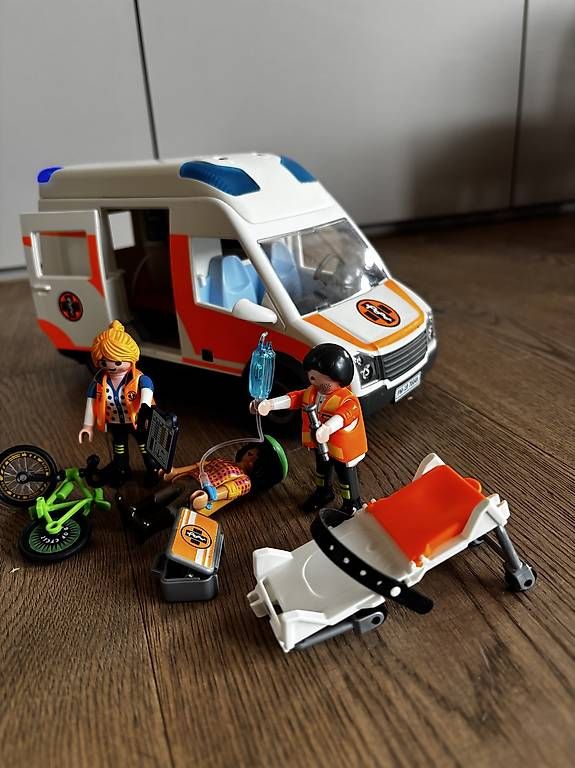 Playmobil Giocattoli: Playmobil Krankenwagen – Usato da Hindelbank venduto da ghuwig 3