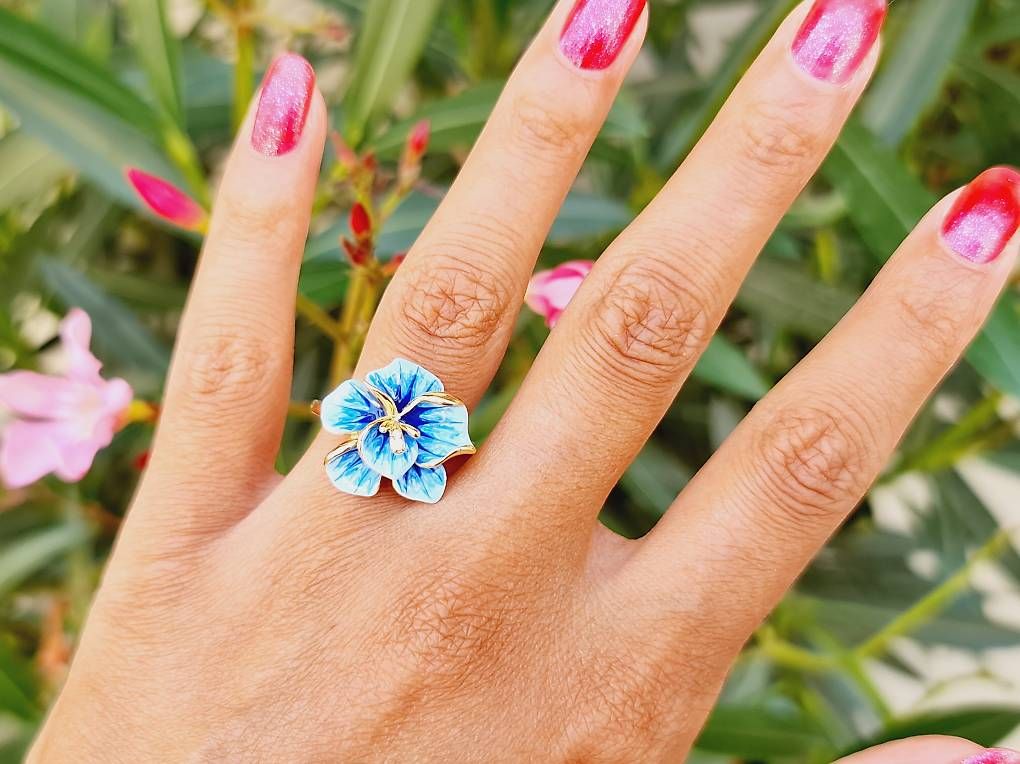 Anelli: Emaille Blüten Ring Gelbgold Gr. 60 – Nuovo e nell'imballaggio originale da Stein am Rhein venduto da JuwelierSteinbock.CH