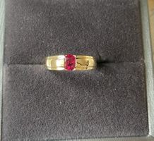 Goldring 750 mit natürlichem Rubin