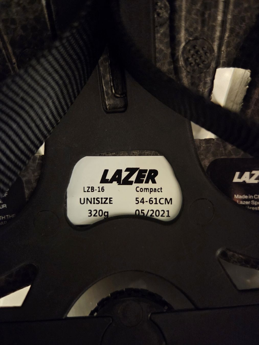 Caschi: Lazer Compact Velohelm Unisex Gr. 54cm - 61cm – Nuovo e nell'imballaggio originale da Braunau venduto da Brand-Store 7