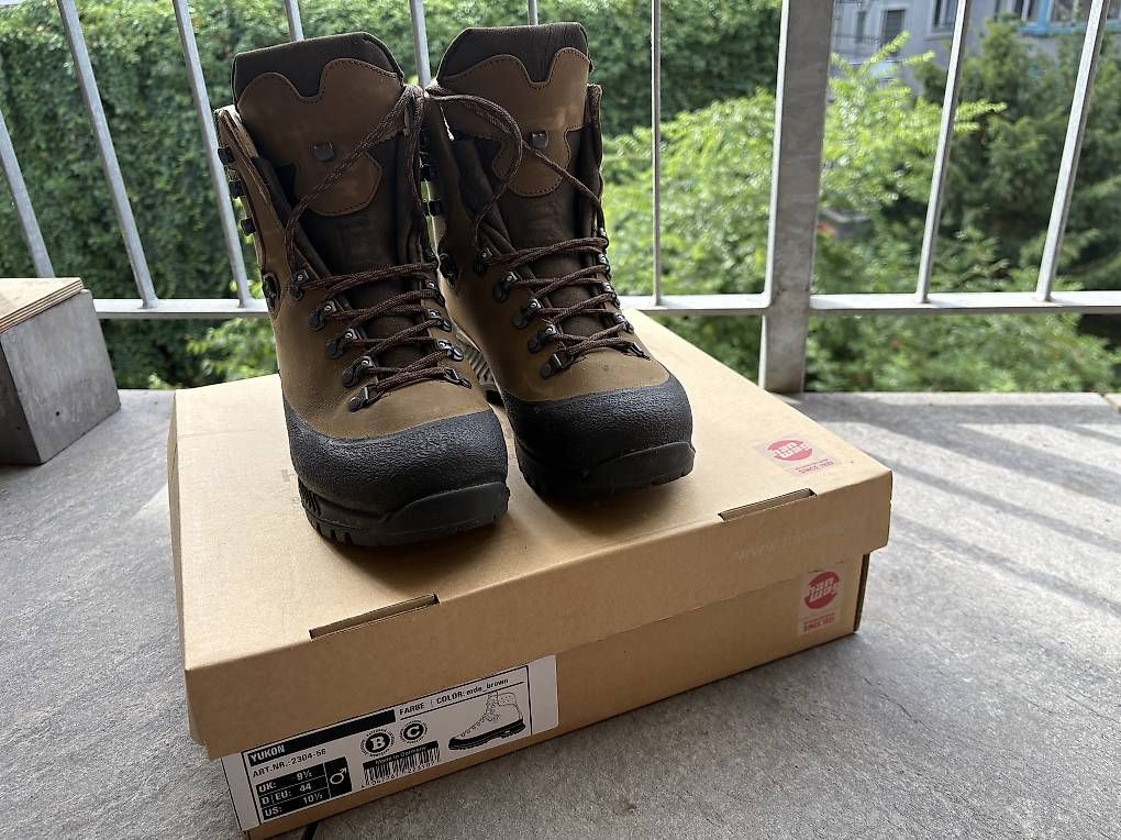 Scarpe da uomo: Bergstiefel YUKON 44 – Usato da Basel venduto da alm_x7x7