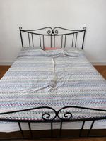 Metallbett mit Himmelgestell und Kopfteil guter Zustand
