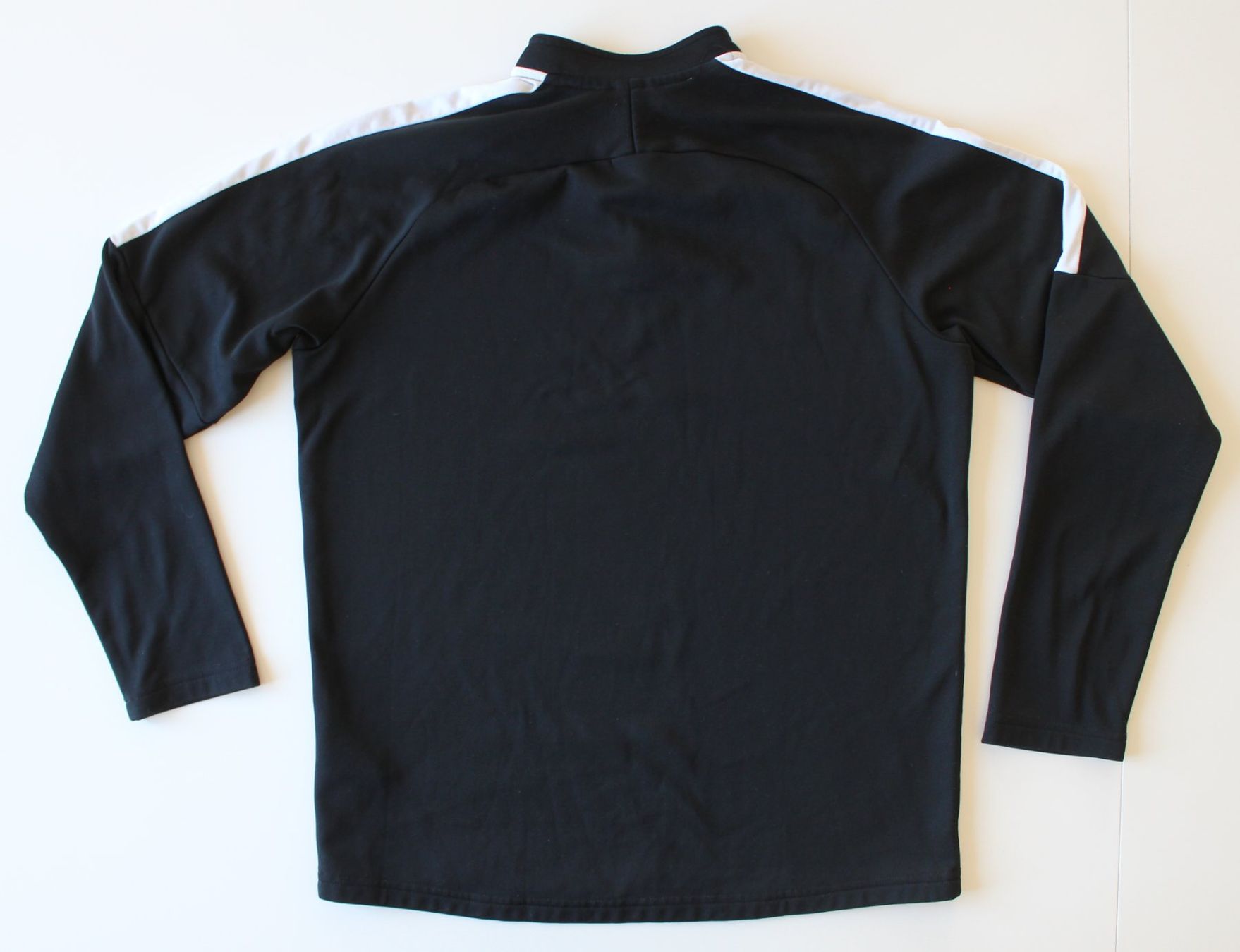 Nike Maglioni & Felpe: Pullover Nike Entraînement Noir/Blanc   t. 158 - 170 – Usato da Peseux venduto da Gilloss 3