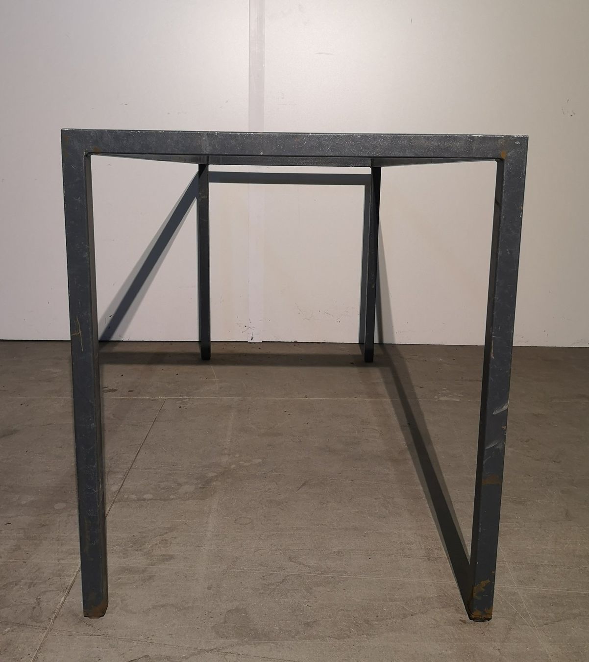 Tavoli: Minimalistisches Mid-Century Tischgestell ... – Usato da Solothurn venduto da Sis_email 3