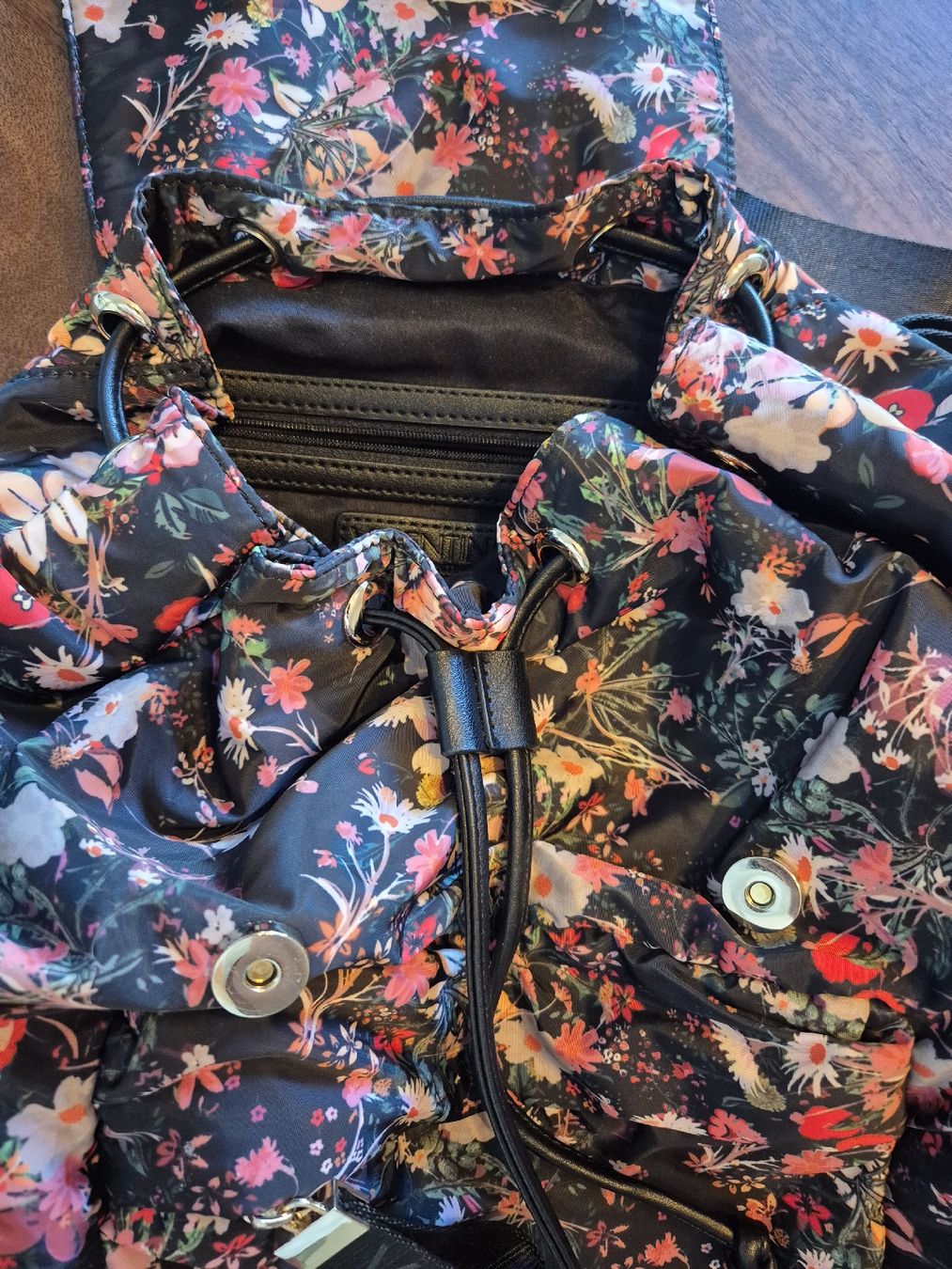 Zaini: Schöner Valentino Rucksack – Usato da Schaffhausen venduto da Nachtschwaermerin 1