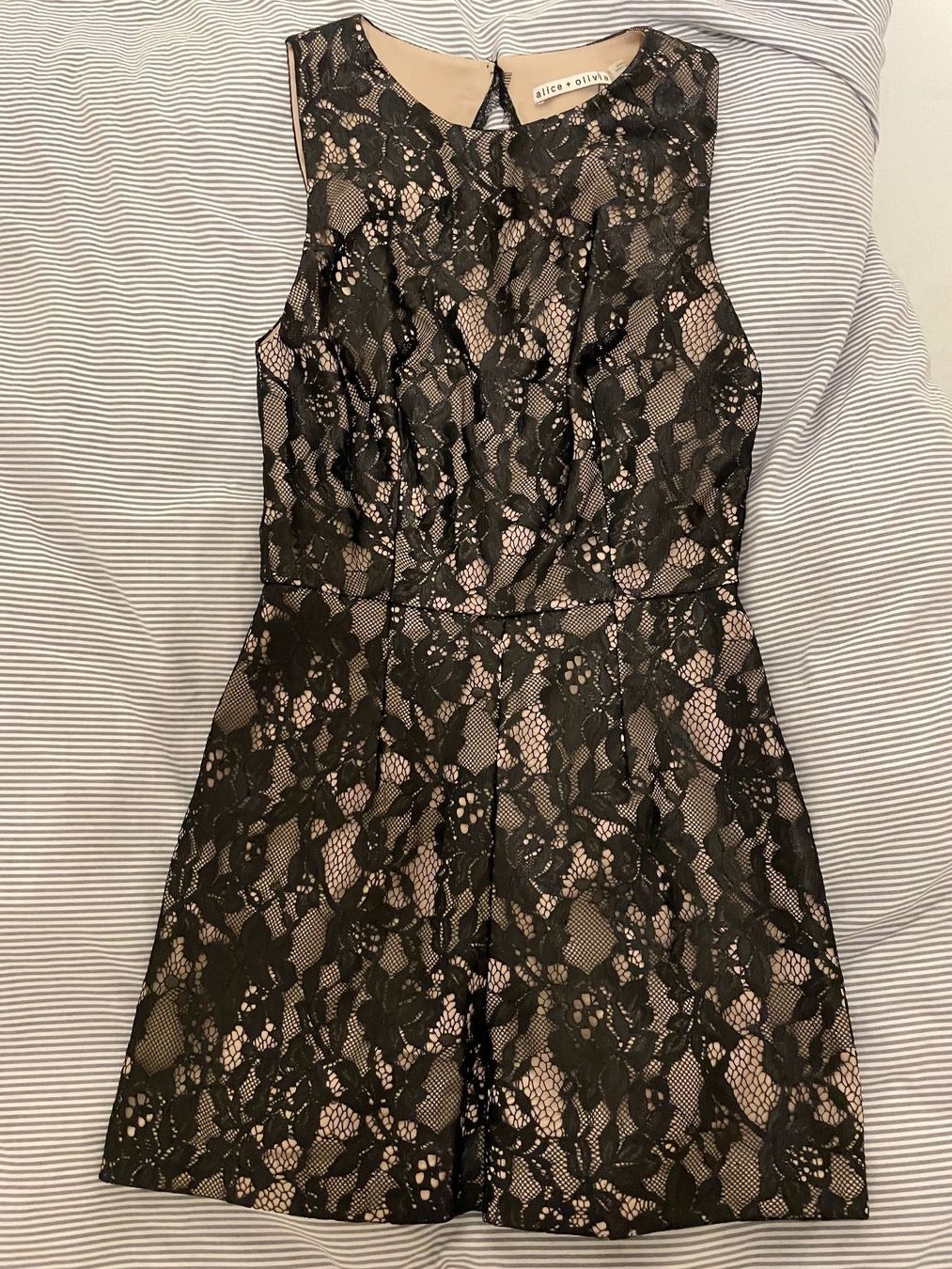 Tute: alice + olivia - Kurzer Jumpsuit – Usato da Zollikon venduto da snowflake10-