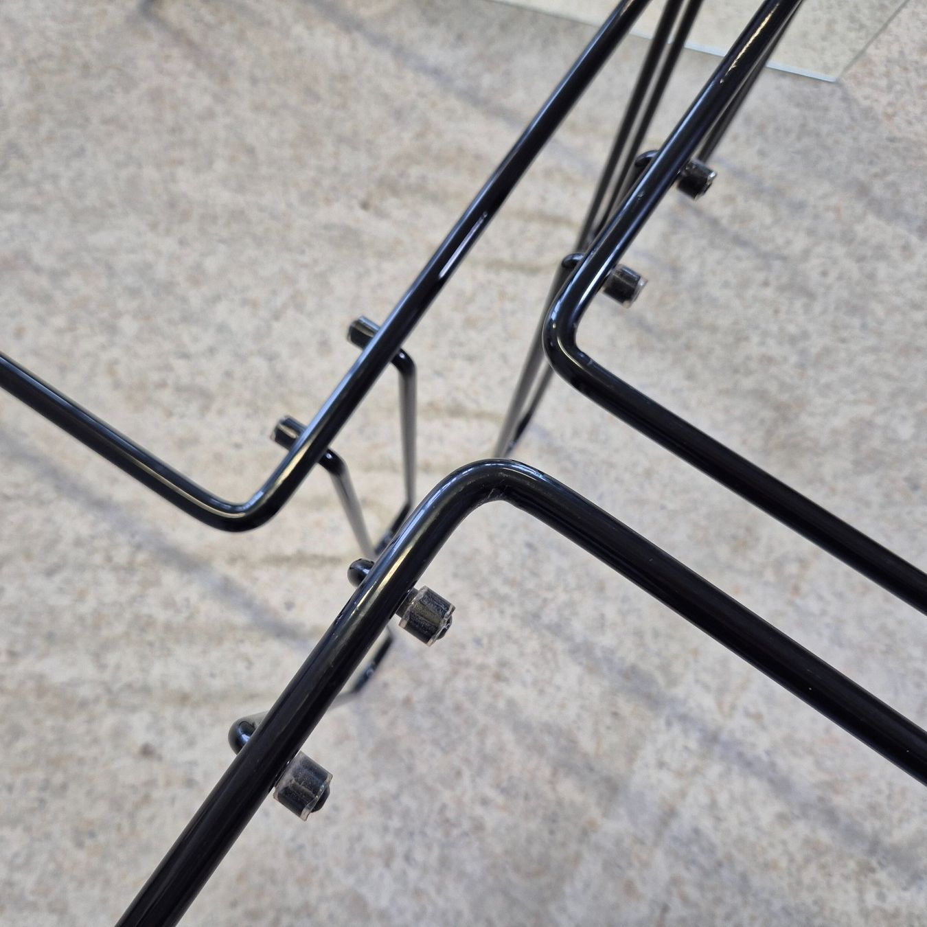 Tavoli: 1980 Wire Nesting Tables, Satztisch, Coffee-Table Glastische – Usato da Nottwil venduto da Wondewa-Shop 7