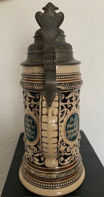 Bicchieri: Antiker Deutscher Bierkrug - model. Bild einer Bierstube – Usato da Gundetswil venduto da Egro100 3
