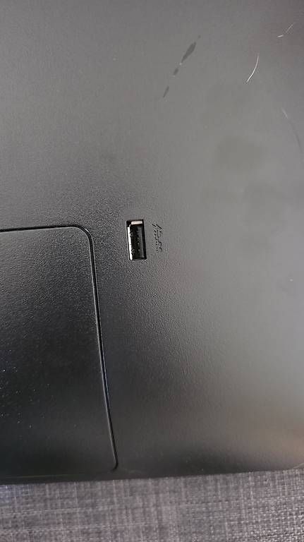 Monitor: Dell Bildschirm 24" inkl. 2 Kabel – Usato da Zell ZH venduto da IloWeiss 1