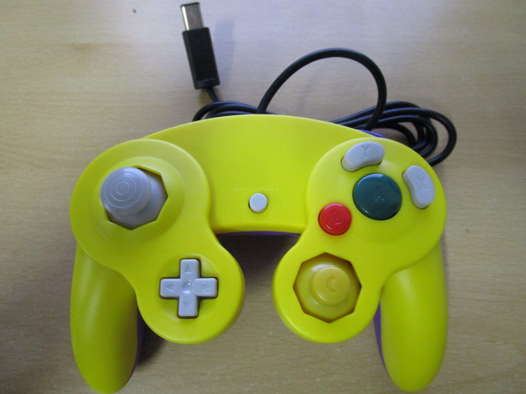 Controller: Game Cube Controller Joypad Wario yellow purple gelb/violett – Neu (gemäss Beschreibung) aus Goldau von agestuffer 1