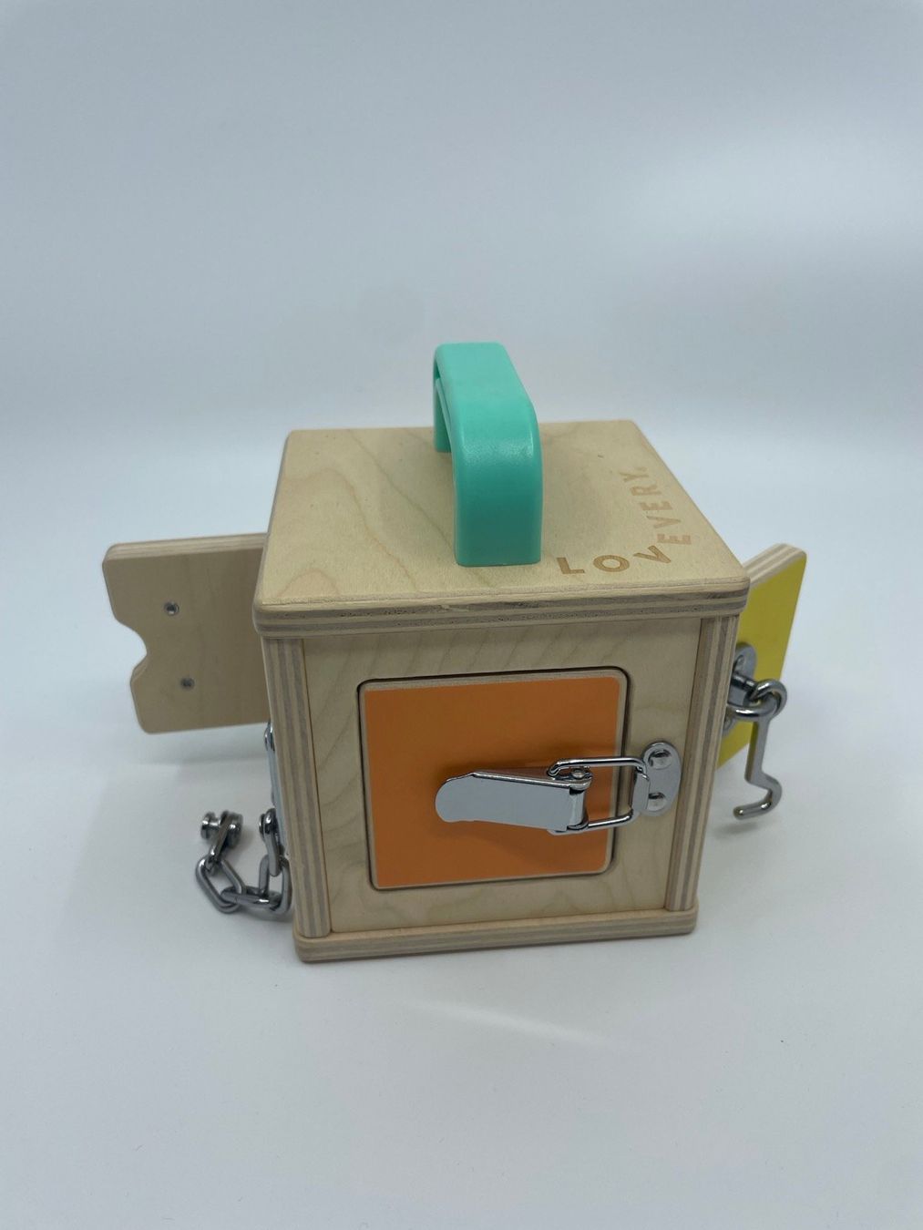 Giocattoli: Lovevery Spielzeugbox mit Schlössern – Usato da Zürich venduto da tec_x6p8 1