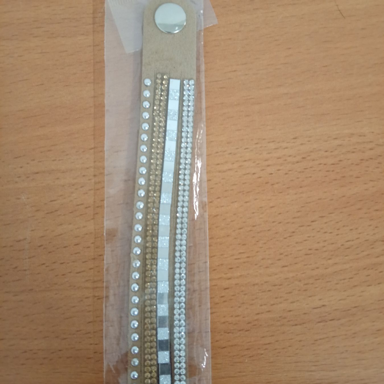 Ketten: Halsband mit Strasssteinen neuwertiglila oder beige  – Neu und originalverpackt aus Winterthur von pjuma01 1
