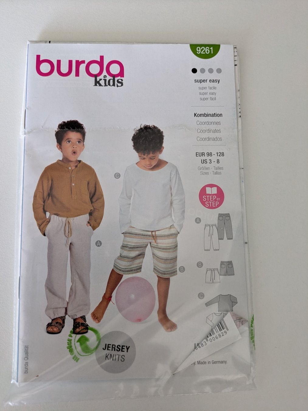 Cartamodelli: Schnittmuster: Burda 9261 – Usato da Bern venduto da macsandra