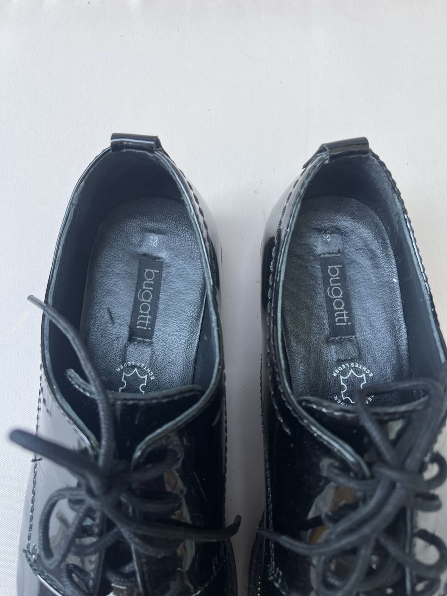 Bugatti Damenschuhe: Bugatti Lackschuhe / Schnürschuhe Schwarz Gr. 38 – Gebraucht aus Thalheim von karmabis_ 3