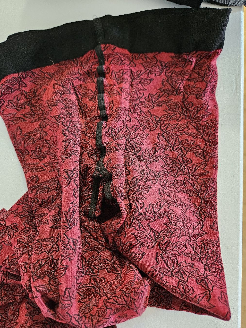 Calze & Collant: Herbststrumpfhose mit Blattmuster – Usato da Wabern venduto da AnaBern