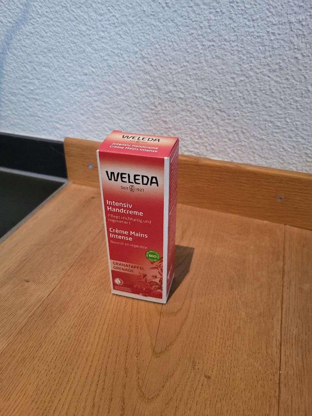 Weleda Feuchtigkeitspflege: Weleda Intensiv Handcreme – Neu und originalverpackt aus Zuzwil SG von hal_76wn