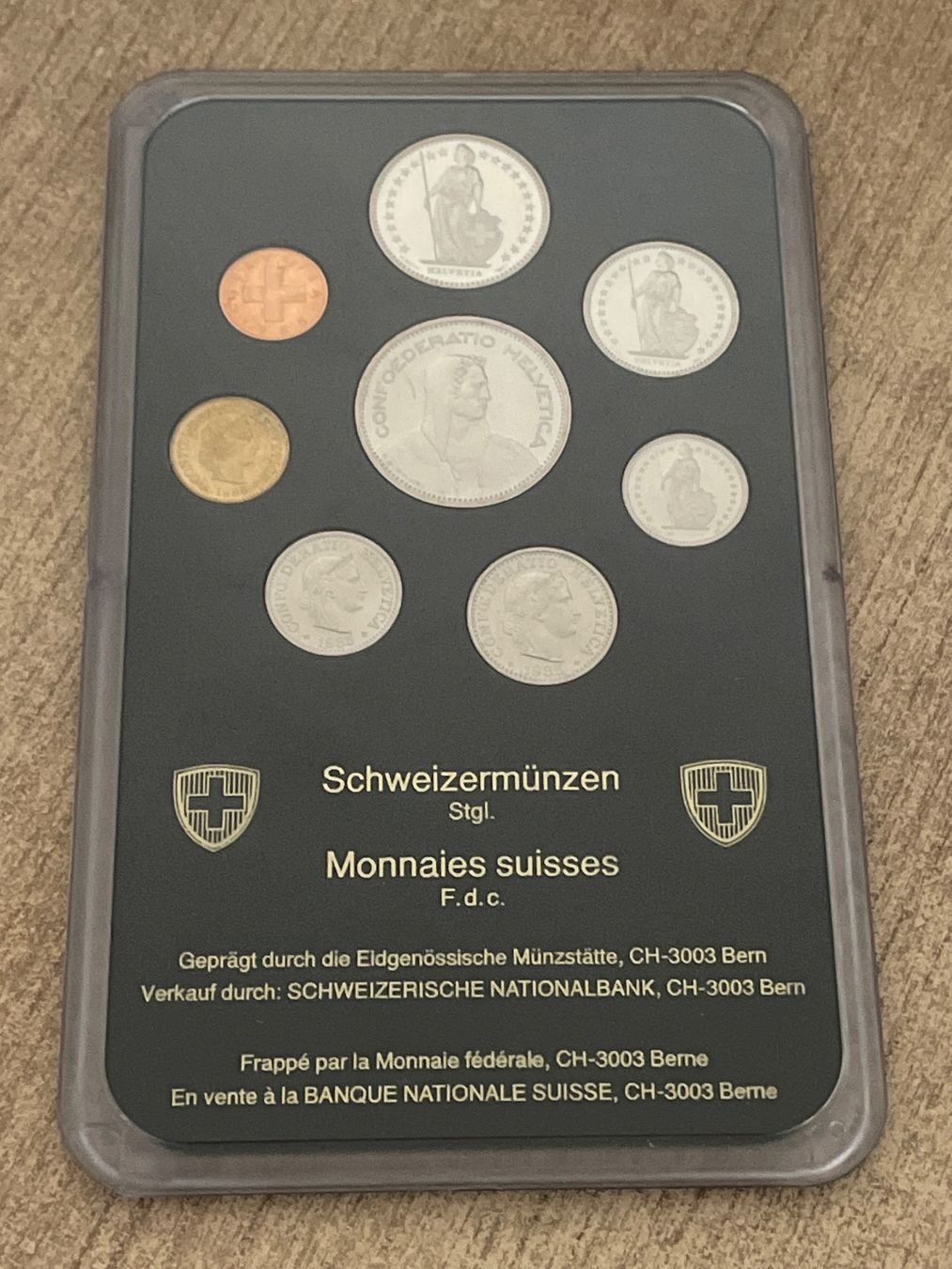 Tutti le monete: Münzsatz Schweiz 1985 Stgl – Nuovo e nell'imballaggio originale da Schlossrued venduto da Tkanada 1