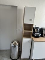 Schmaler Badezimmerschrank