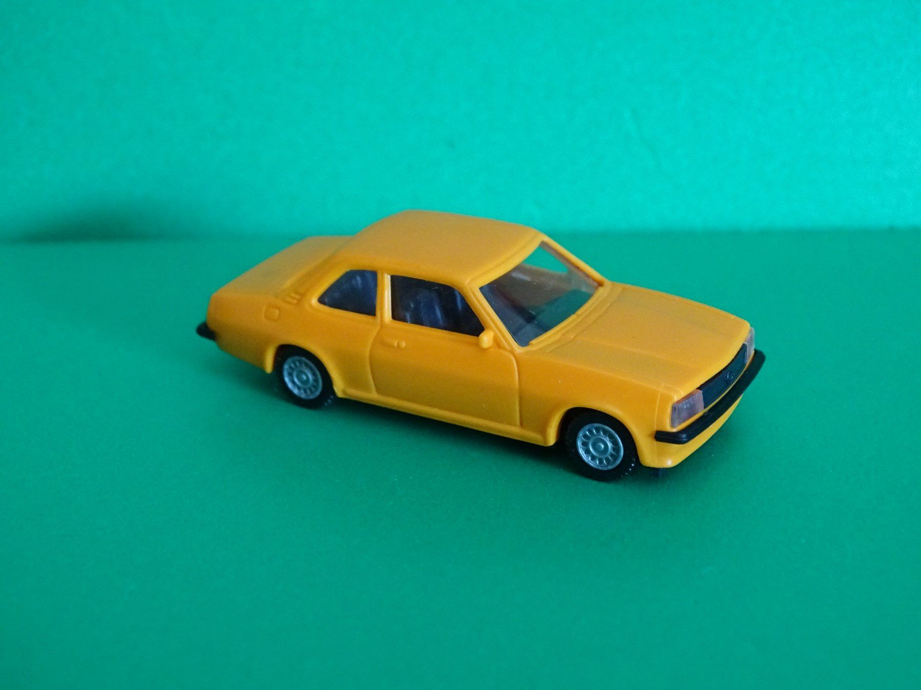 Opel Modellini d'auto: Opel Ascona von Euromodel 1/87 – Nuovo (secondo la descrizione) da Bretzwil venduto da Meex 1