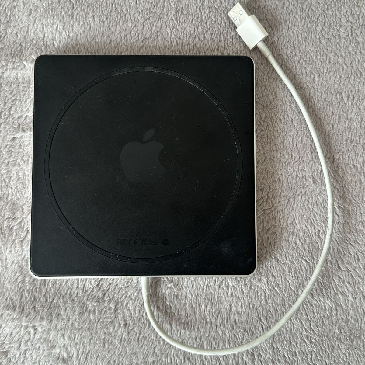 Apple Lettore multimediale & Streamer: Apple SuperDrive USB Lecteur externe  – Usato da Givisiez venduto da dor_xb9k