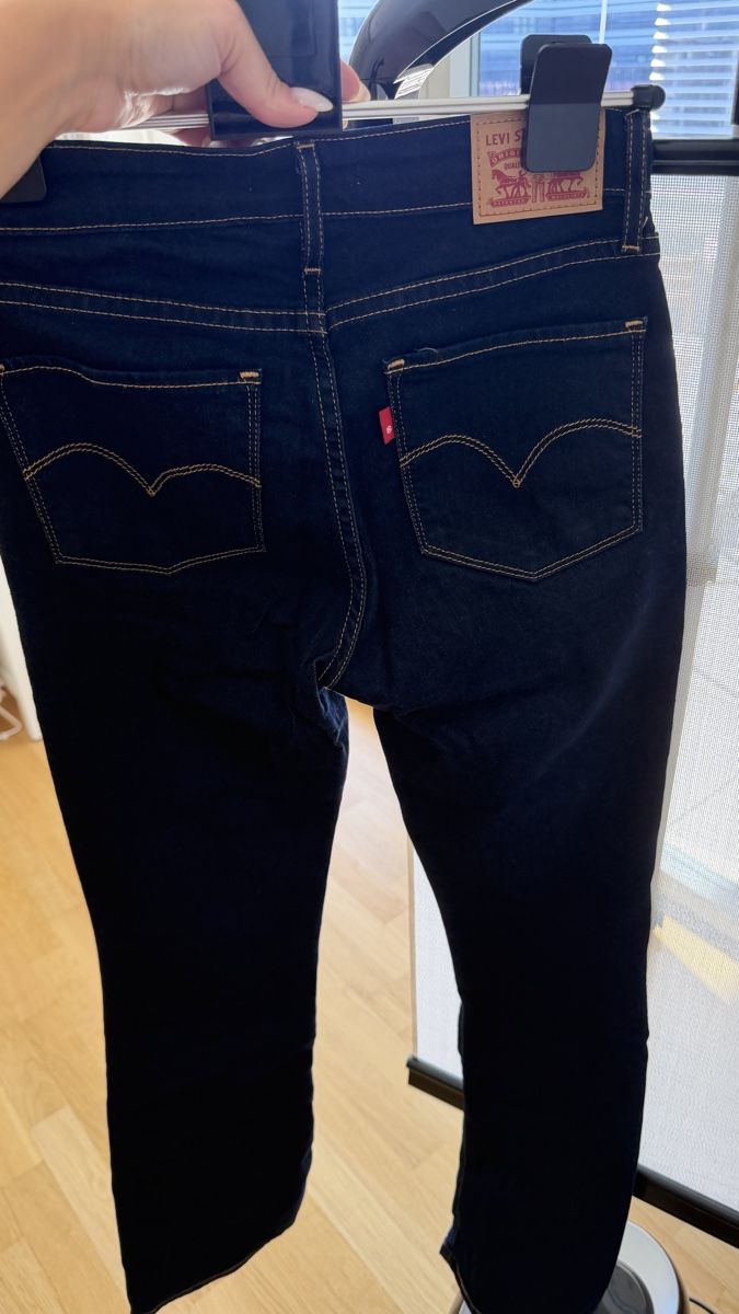 Levi's Jeans: Levi’s bootcut jeans – D'occasion à Glattpark (Opfikon) par swi_wk9j 1
