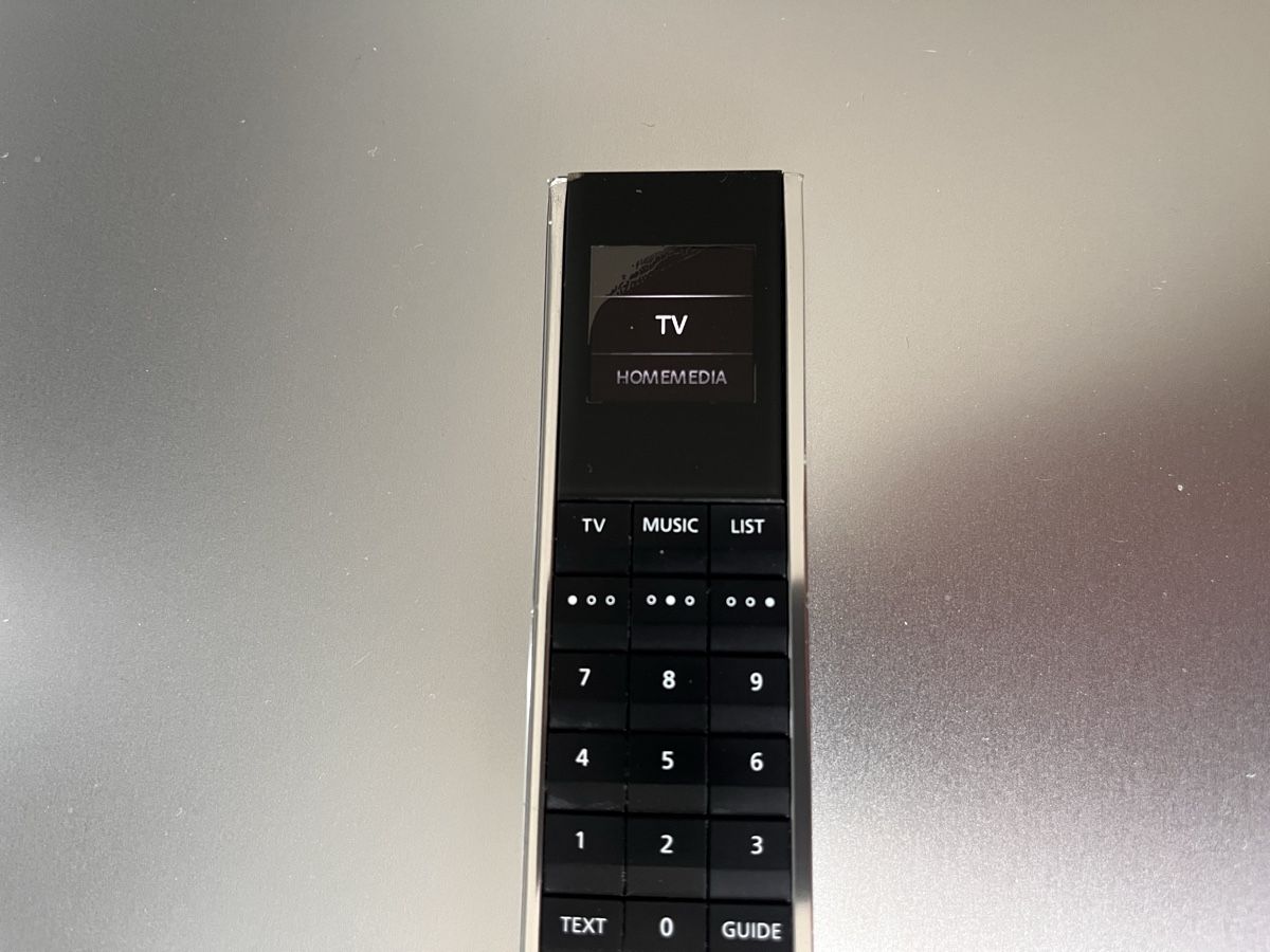 Bang & Olufsen Telecomandi: Bang & Olufsen Beoremote One Alu – Usato da Frasnacht venduto da ma-at 1