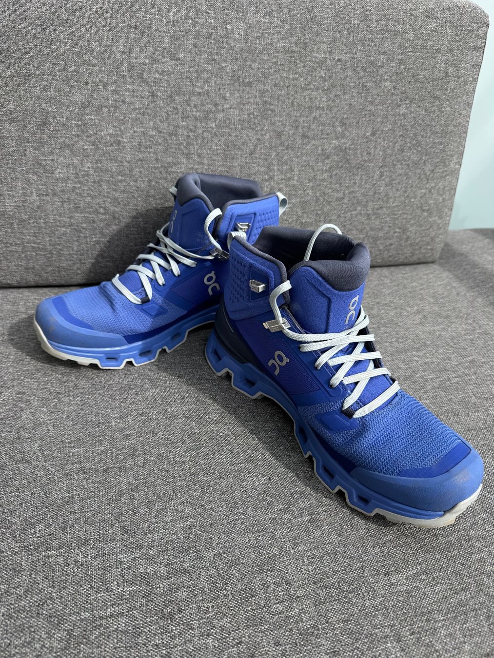 On Chaussures hommes: ON Cloudrock Waterproof 2  43 – Neuf (Voir description) à Corcelles-Concise par zulu03 3