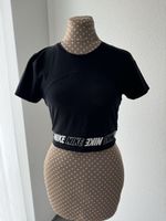 Nike Crop Top Schwarz, Sport T-Shirt, Grösse S, Neuwertig
