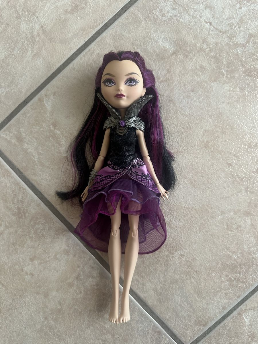 Bambole: Poupée Raven Queen Ever After High – Usato da Onex venduto da ves_5mgj