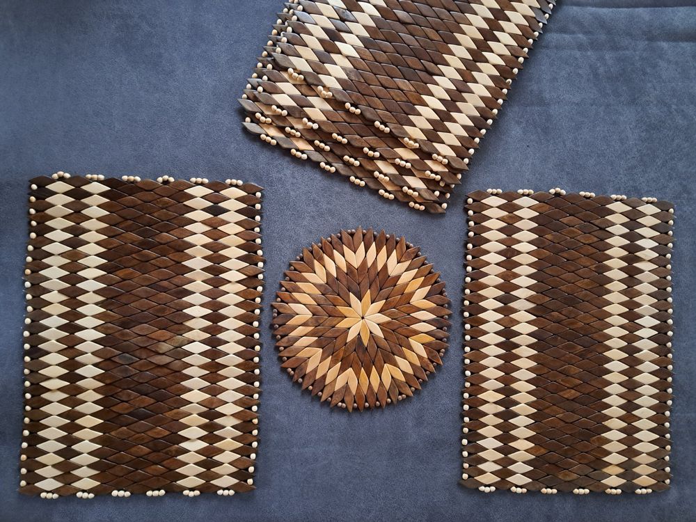 Tischset aus Holz (Neu (gemäss Beschreibung)) in Dietikon für CHF 15 ...
