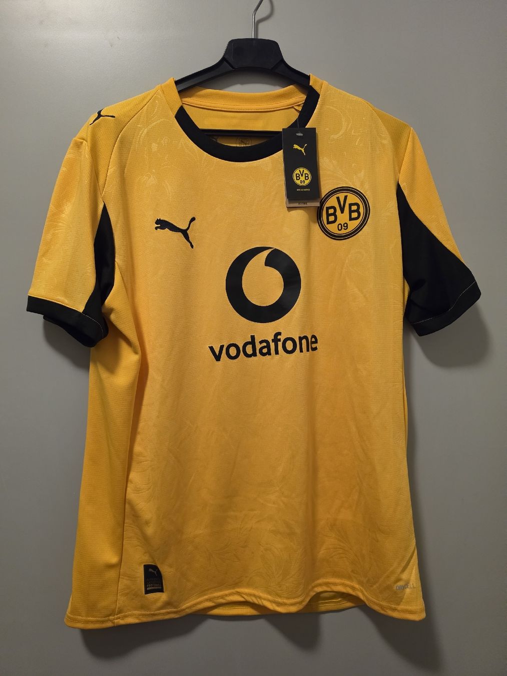 BVB Canottiere & Pantaloni: BVB Trikot L neu  – Nuovo e nell'imballaggio originale da Diepoldsau venduto da To_Rapid95