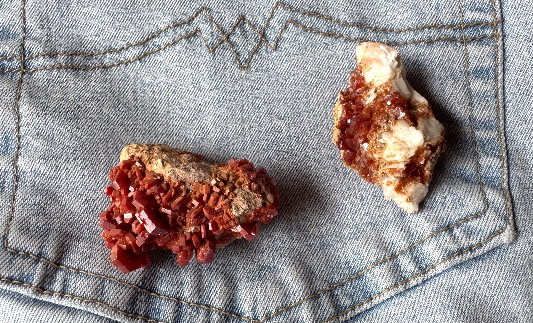 Minerali & Pietre curative: Vanadanit aus Marokko schöne Bruchstücke – Nuovo e nell'imballaggio originale da Leuggern venduto da gemshow 1