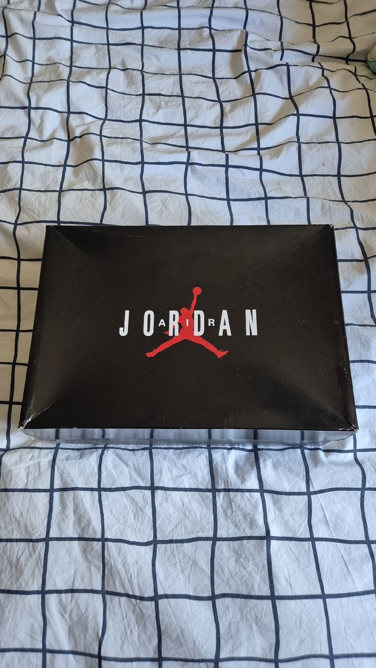 Jordan Scarpe da uomo: Jordan 11 Retro Concord (2018) – Usato da Corcelles-Payerne venduto da craveiro_in4k