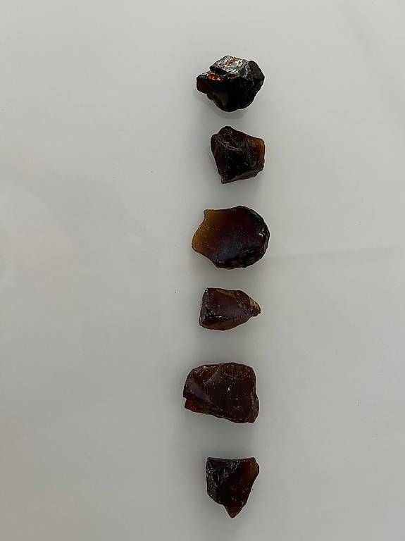 Pierres précieuses: Wunderschöne Bernsteine – D'occasion à Muttenz par mae_r67m